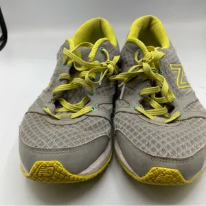 New Balance Grey & Yellow Running Shoes Sneakers Womens 10 Athletic Neutral thumbnail 4