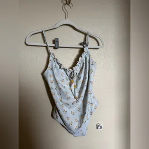 AERIE Floral Keyhole One Piece Cheeky Swimsuit‎ Sz Medium Ditsy thumbnail 2
