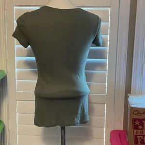 Old Navy Olive Short Sleeve Tee thumbnail 3