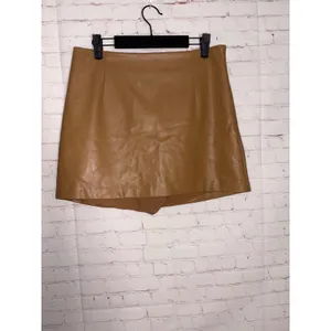Abercrombie & Fitch Tan Vegan Leather Mini Skort High Waisted Brown Size M thumbnail 2
