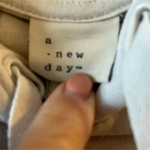A New Day Women's‎ Beige Pullover Hoodie Size XL Casual Fall thumbnail 4