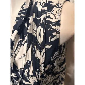 Tommy Hilfiger Sleeveless Floral Tie-Front Blouse Navy White Size S NWT thumbnail 7