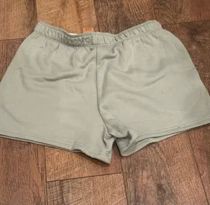 Victoria’s Secret PINK Green Lounge Shorts Sz S NWT Athleisure Casual Shorts thumbnail 4