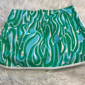 Lilly Pulitzer Skorts size 6 excellent condition thumbnail 4