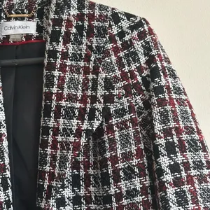 Calvin Klein Women’s Black, White, and Red Plaid Blazer Jacket Size 2 thumbnail 5