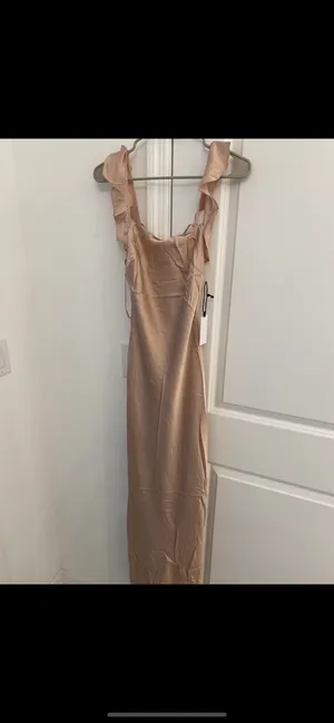 ASTR The Label BRYNA RUFFLE STRAP SATIN MAXI DRESS thumbnail 4