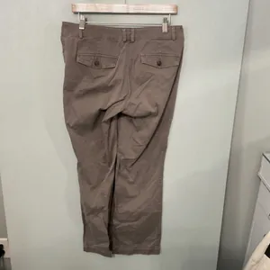 Dockers Womens Pants Gray Solid Straight Leg Chinos Size 6 Short thumbnail 3