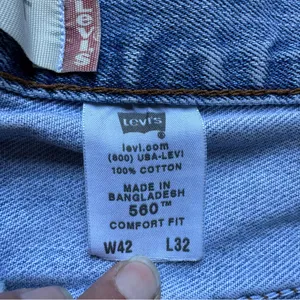 Y2K Levi’s Comfort Fit Distressed Cutoff Shorts thumbnail 3