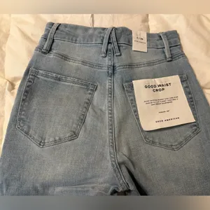 Good American Good Waist Cropped Jeans - NWT - Size 0 Women's Distressed thumbnail 6
