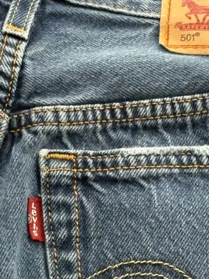 women’s levi’s shorts size W25 thumbnail 5