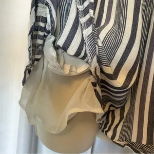Women’s American Eagle 🦅 Outfitters Nautical Striped Open Back Romper Sz Medium thumbnail 4