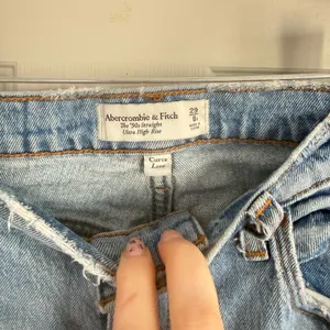 Abercrombie curve straight jeans thumbnail 2