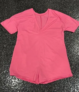 Pink V thumbnail 1