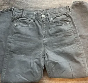 American Eagle mom jeans size 6 thumbnail 1