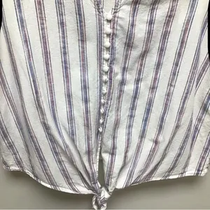 Madewell White and Gray Crop Tie-Front Button Down Shirt thumbnail 5
