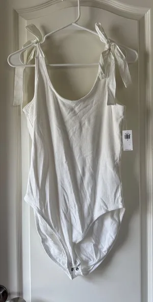 NWT Old Navy White Ribbed Tie-Shoulder Bodysuit / B50 thumbnail 1