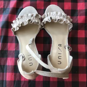 Unisa Ruffled tan heels thumbnail 6