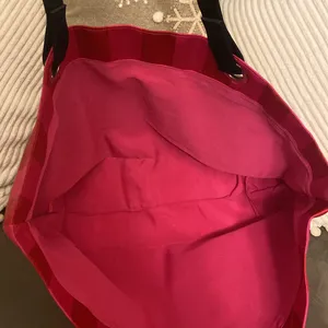 Victoria’s Secret tote bag thumbnail 3