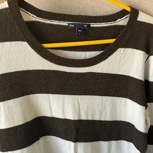 FINAL MARKDOWN GAP Chocolate striped Knit Pullover large thumbnail 3