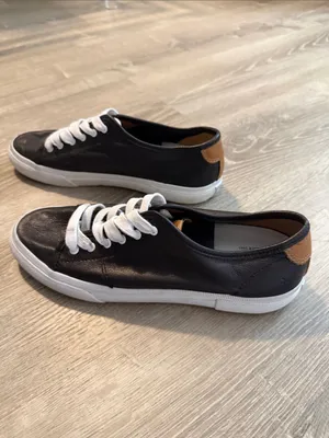 Frye Gia 8M Women’s Black Leather Low-Top Casual Sneakers with White Laces thumbnail 5