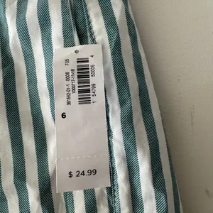 NEW!! Old‎ Navy Everyday Shorts 5” Inseam Green and White Stripe thumbnail 5