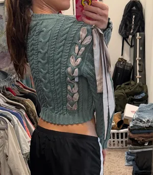 VICI Sweater thumbnail 4