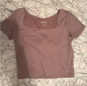 Hollister top thumbnail 1