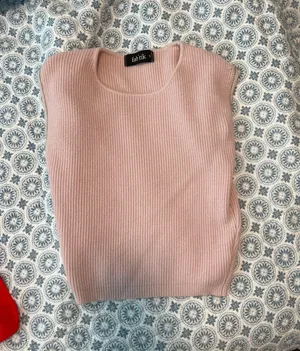 Cropped Sweater Tank thumbnail 1