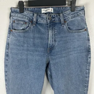 Abercrombie & Fitch High Rise BootCut Curve Love Jeans Size 29 Raw Hem Med Wash thumbnail 2