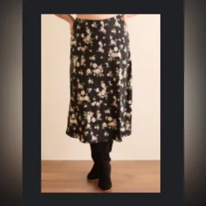 Arula Dylan Satin Floral Roses Maxi Skirt 0X thumbnail 6
