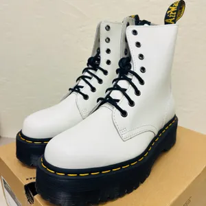 Dr. Martens Jadon Platform Classic 8-Eye Boot thumbnail 2