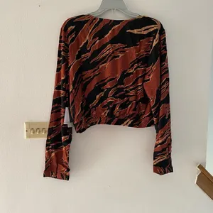 NWT BP Burnout Tiger Stripe Wrap Front Crop Top 1X Brown Animal Print Long Sleev thumbnail 6