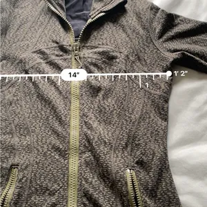 Lululemon Define Jacket in Brave Olive Size 4 thumbnail 14