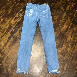 American Eagle hi-rise size 10 distressed jeggings thumbnail 2