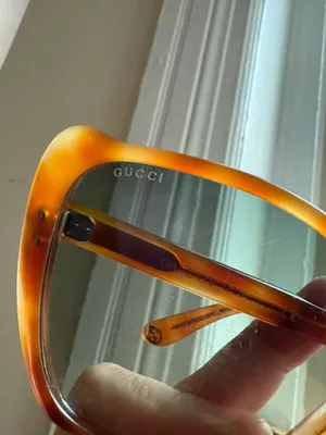 Gucci Cat-Eye Sunglasses thumbnail 8