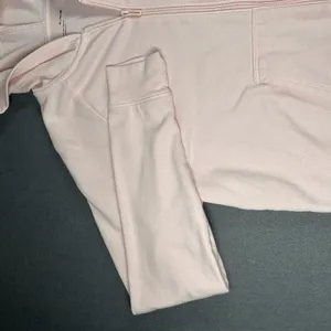 Under Armour Hoodie Womens‎ XL Pink Fleece Loose Fit Full Zip Hooded Sweatshirt thumbnail 2