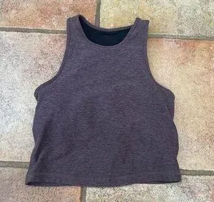 cropped tank sports bra size Xs thumbnail 1