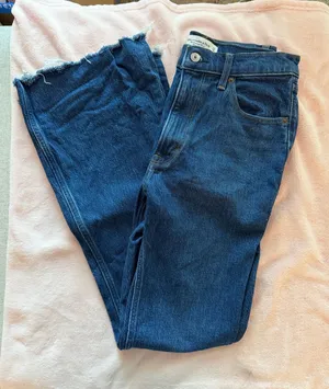 Abercrombie High-Rise Jeans thumbnail 1