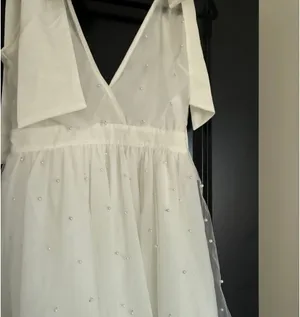 NWT SHOWPO Karalyn mini dress- bow strap plunge pearl detail thumbnail 4