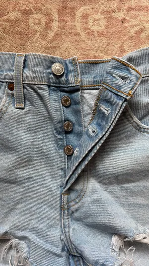 Levi’s 501 Shorts thumbnail 2