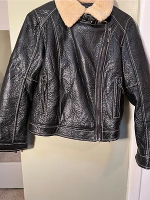 Studio M Women’s Size XS Faux Leather Jacket Black Sherpa Textured Wool Trim thumbnail 4