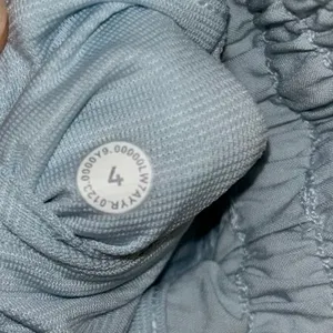 Lululemon Hotty Hot Short 2.5” thumbnail 4