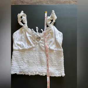 SO White Ruched Keyhole Neckline Women’s Tank Top Sz M EUC thumbnail 7