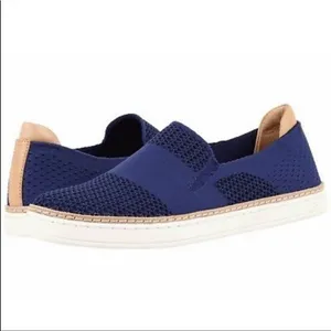 Ugg‎ Sammy Slip On Woven Sneakers Navy Blue Sz 7.5 thumbnail 2