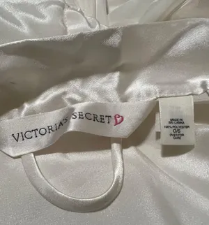Victoria’s Secret White 3/4 Length Satin Robe thumbnail 7