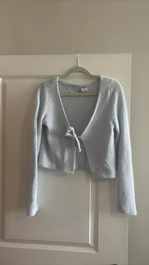 Hollister Sweater thumbnail 2