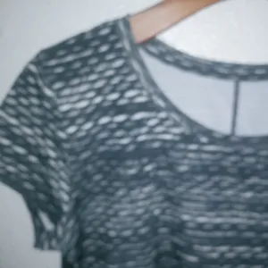 Under Armor M Short Sleeved Athletic Running Top Black Silver thumbnail 3