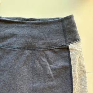 Lululemon Athletic Mini Skirt Womens 4 Navy Blue Grey Colorblock Sporty Skort‎ thumbnail 5