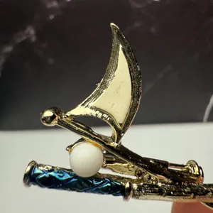 Gerry’s Golfing Golf Putter Ball & Flag Brooch Pin Signed Vintage thumbnail 12