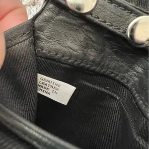 G.H.‎ Bass & Company Black Leather Wallet Crossbody Purse thumbnail 3